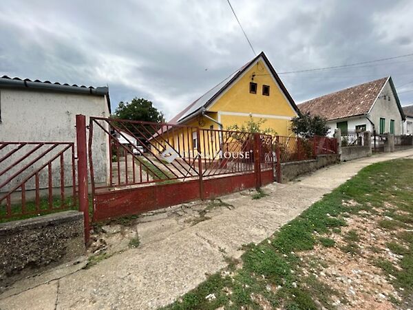 Eladó ház Aparhant