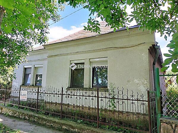 Eladó ház Szákszend