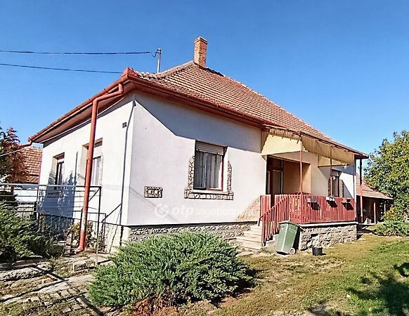 Eladó ház Jászkisér