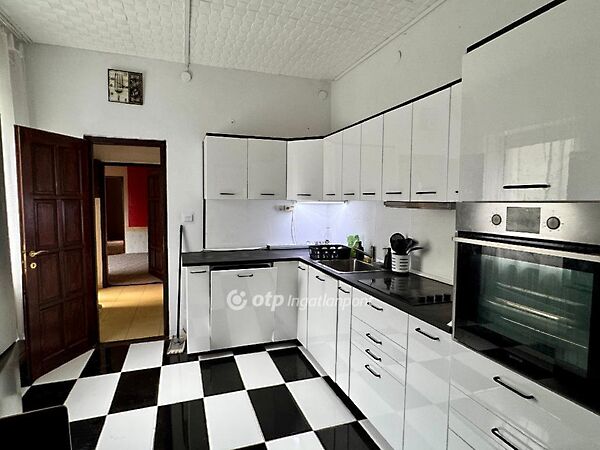 Eladó ház Székesfehérvár