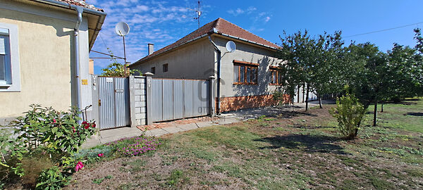 Eladó ház Magyarcsanád