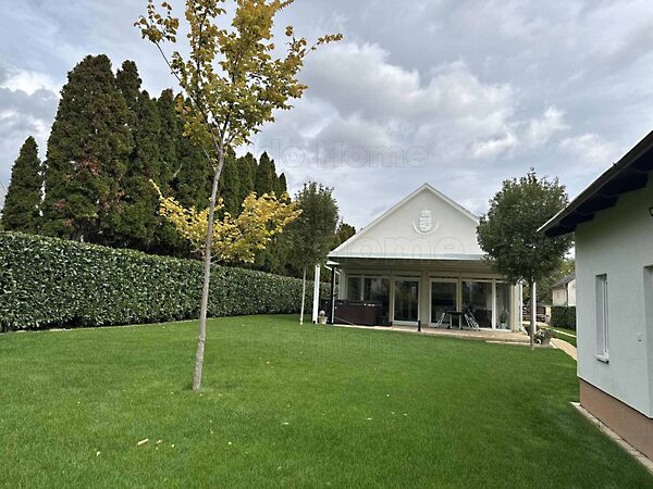 Eladó ház Balatonkenese