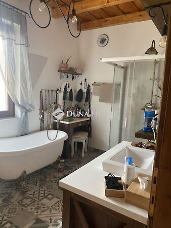 Eladó ház Helvécia