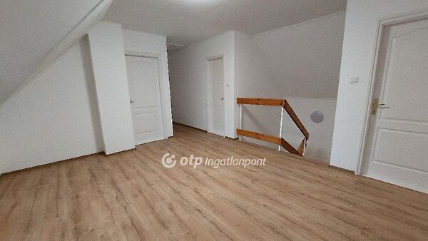 Eladó ház Kunhegyes