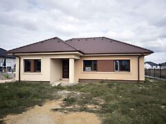 Eladó ház Győrság