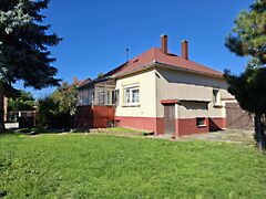 Eladó ház Szentgál