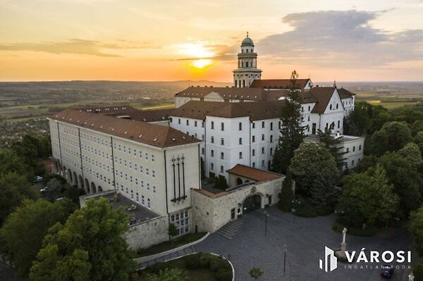 Eladó ház Pannonhalma