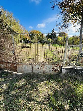 Eladó földterület Szomód