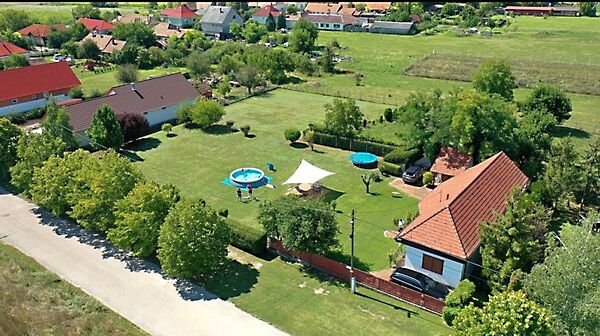 Eladó ház Újbarok