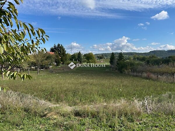 Eladó földterület Óbarok