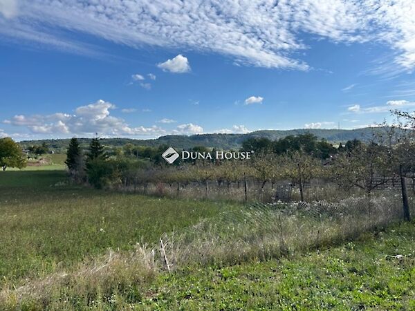 Eladó földterület Óbarok