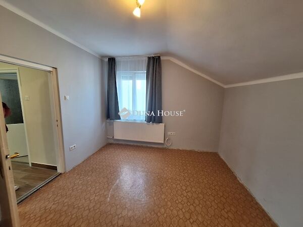 Eladó lakás Sárvár