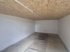 Eladó garázs Oroszlány