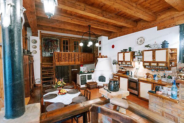 Eladó ház Naszály