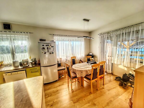 Eladó ház Nagyvenyim