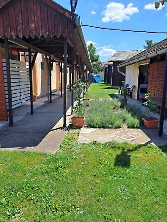 Eladó üzleti Abádszalók