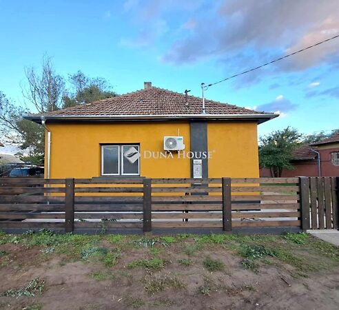 Eladó ház Tiszajenő