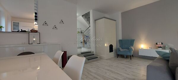 Eladó ház Győrújbarát