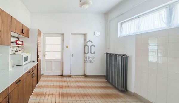 Eladó ház Komárom