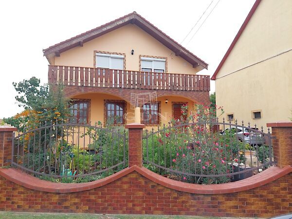 Eladó ház Újfehértó