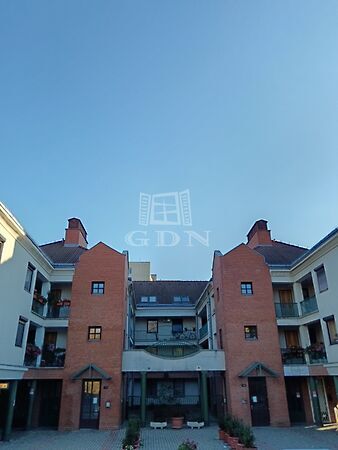 Eladó lakás Budaörs