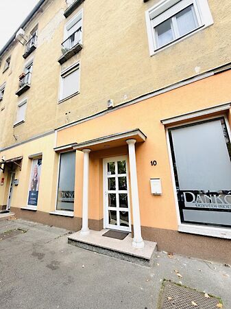 Eladó iroda Tatabánya