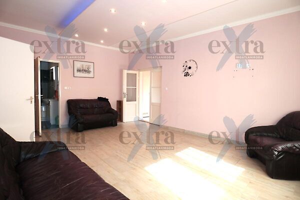 Eladó ház Pusztaszer