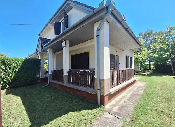 Eladó nyaraló Balatonfenyves