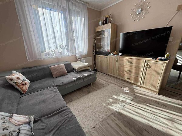 Eladó lakás Tatabánya