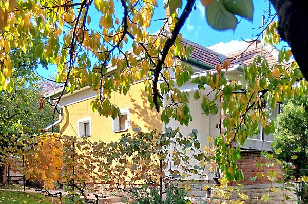 Eladó ház Pétfürdő