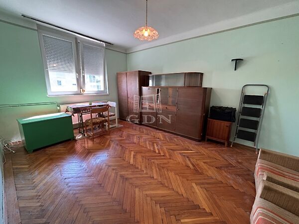 Eladó lakás Komárom