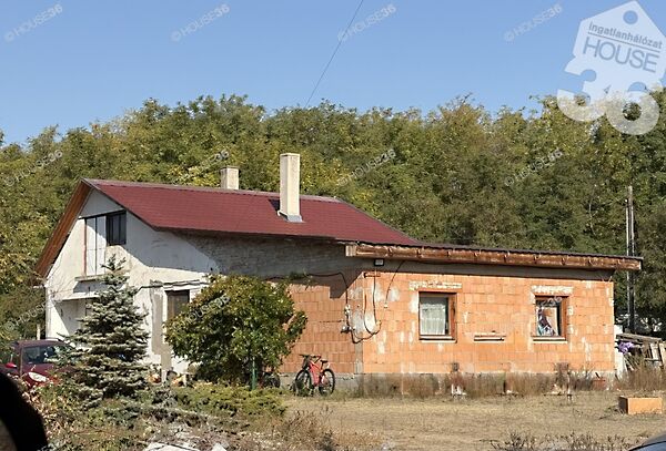 Eladó ház Felsőlajos