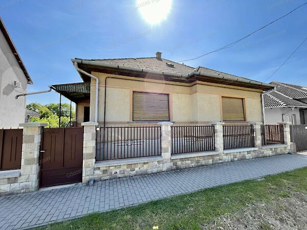 Eladó ház Vácszentlászló