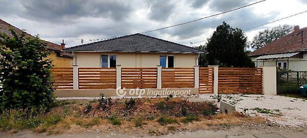 Eladó ház Tura