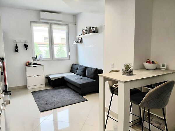 Eladó lakás Dunaalmás