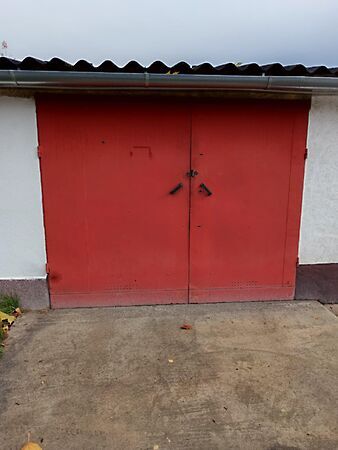 Eladó garázs Oroszlány