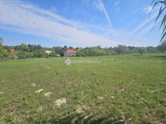 Eladó földterület Győrság