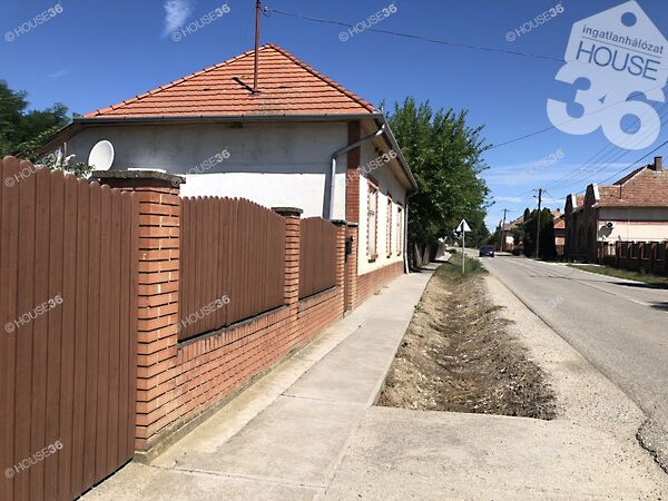 Eladó ház Tiszasas