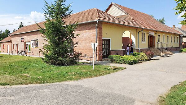 Eladó üzleti Kétegyháza