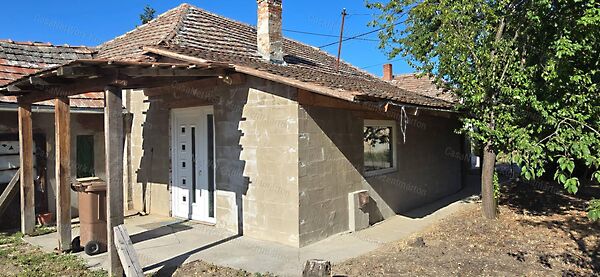 Eladó ház Szelevény