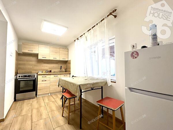 Eladó ház Csongrád