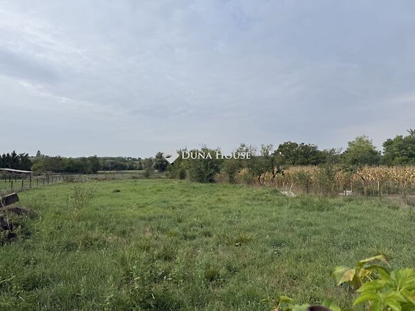 Eladó földterület Kajászó