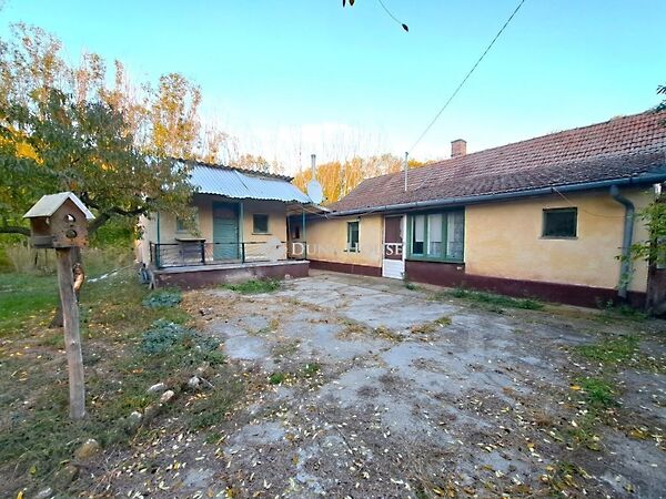 Eladó ház Lakitelek