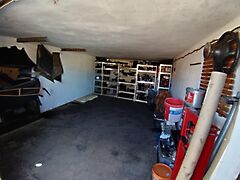 Eladó garázs Oroszlány