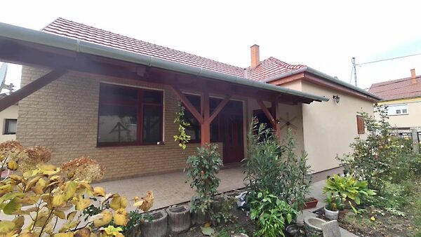 Eladó ház Bősárkány