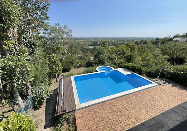 Eladó ház Leányfalu