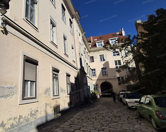 Eladó lakás Sopron, Belváros