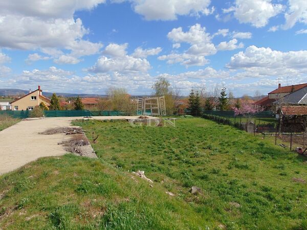 Eladó földterület Herceghalom