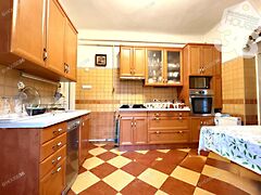 Eladó ház Csongrád