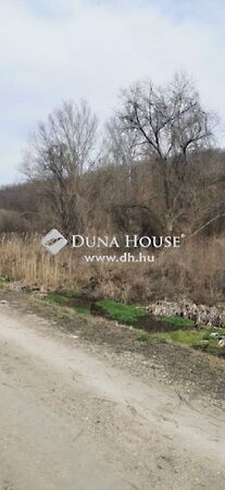 Eladó földterület Felcsút
